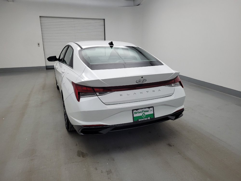 Used 2022 Hyundai Elantra SEL w/ Convenience + Premium Package FWD image 6