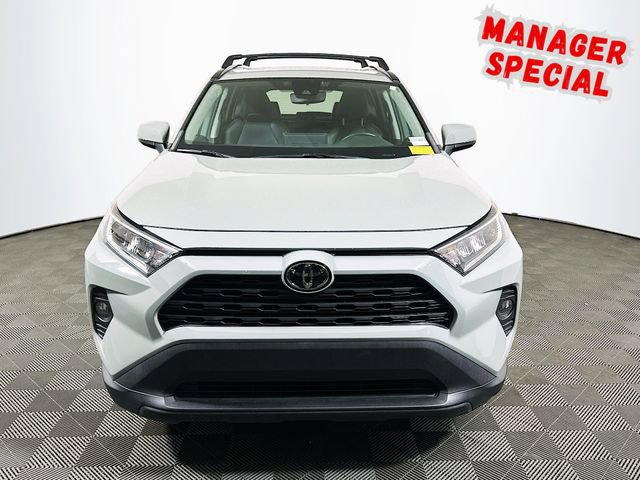 Used 2021 Toyota RAV4 XLE Premium image 3