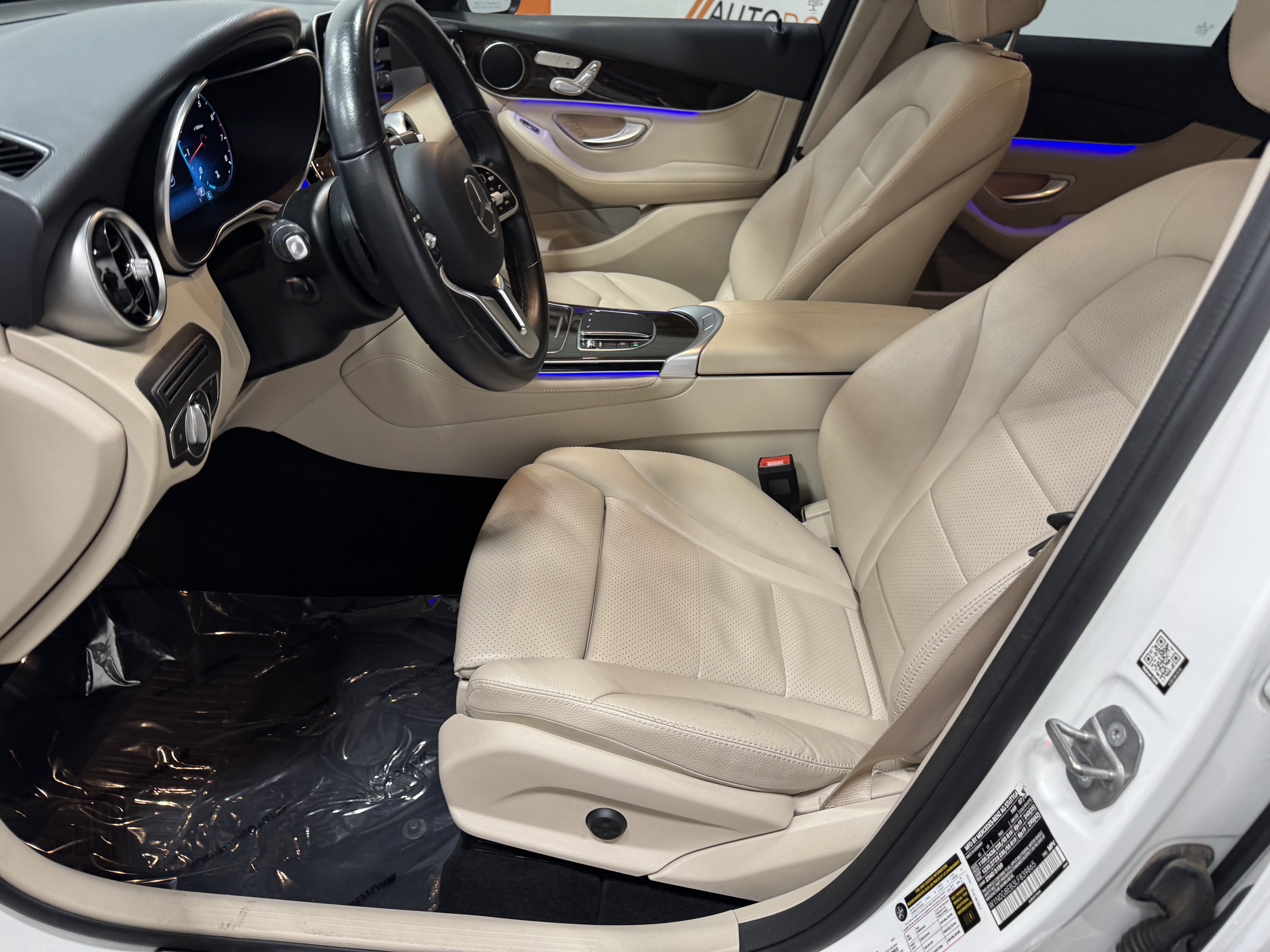 Used 2020 Mercedes-Benz GLC 300 4MATIC image 10