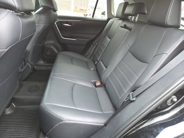 Used 2019 Toyota RAV4 XLE Premium w/ Advanced Technology Package image 11
