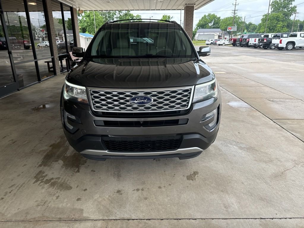 Used 2017 Ford Explorer Platinum AWD/4WD image 2