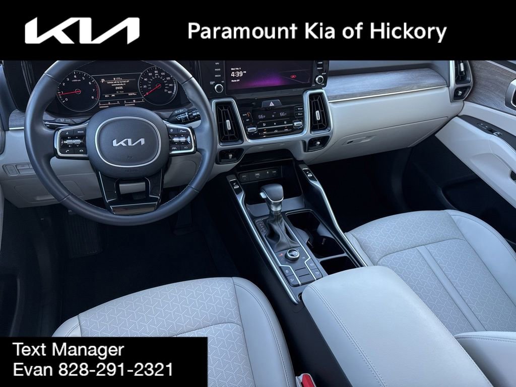 Used 2023 Kia Sorento S w/ Panoramic Sunroof Package image 19