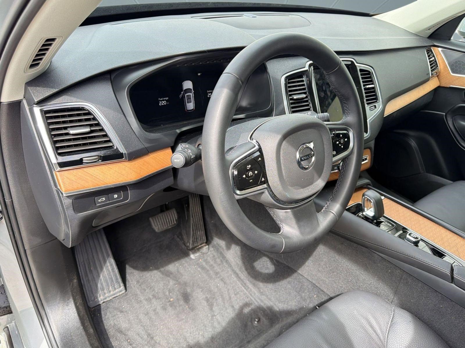 Used 2024 Volvo XC90 T8 Plus w/ Protection Package Premier image 4