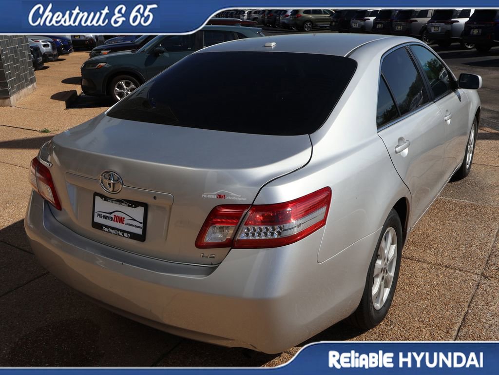 Used 2011 Toyota Camry LE image 6