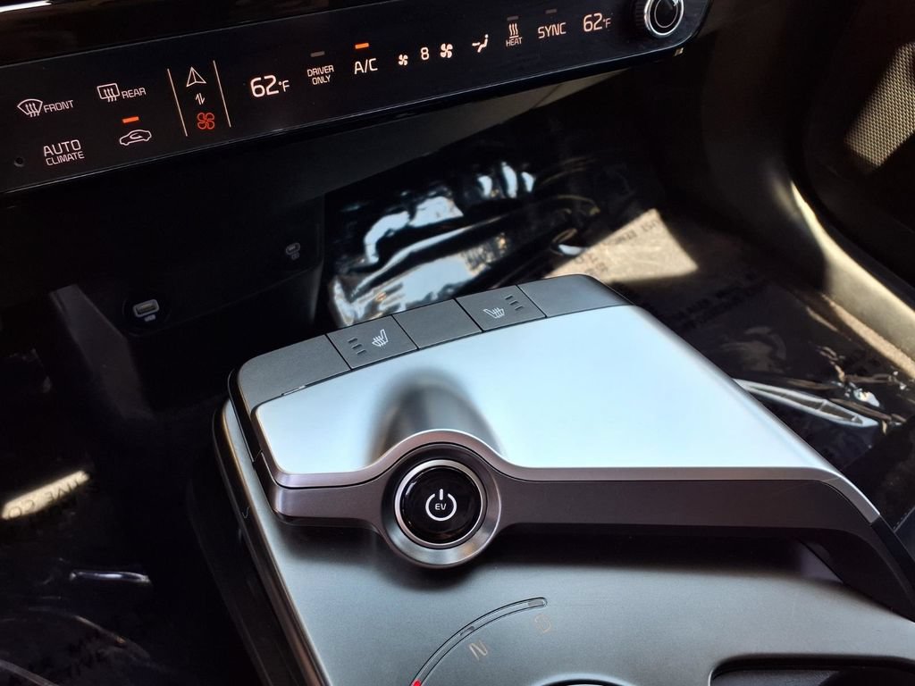 Certified 2024 Kia EV6 Light RWD image 25