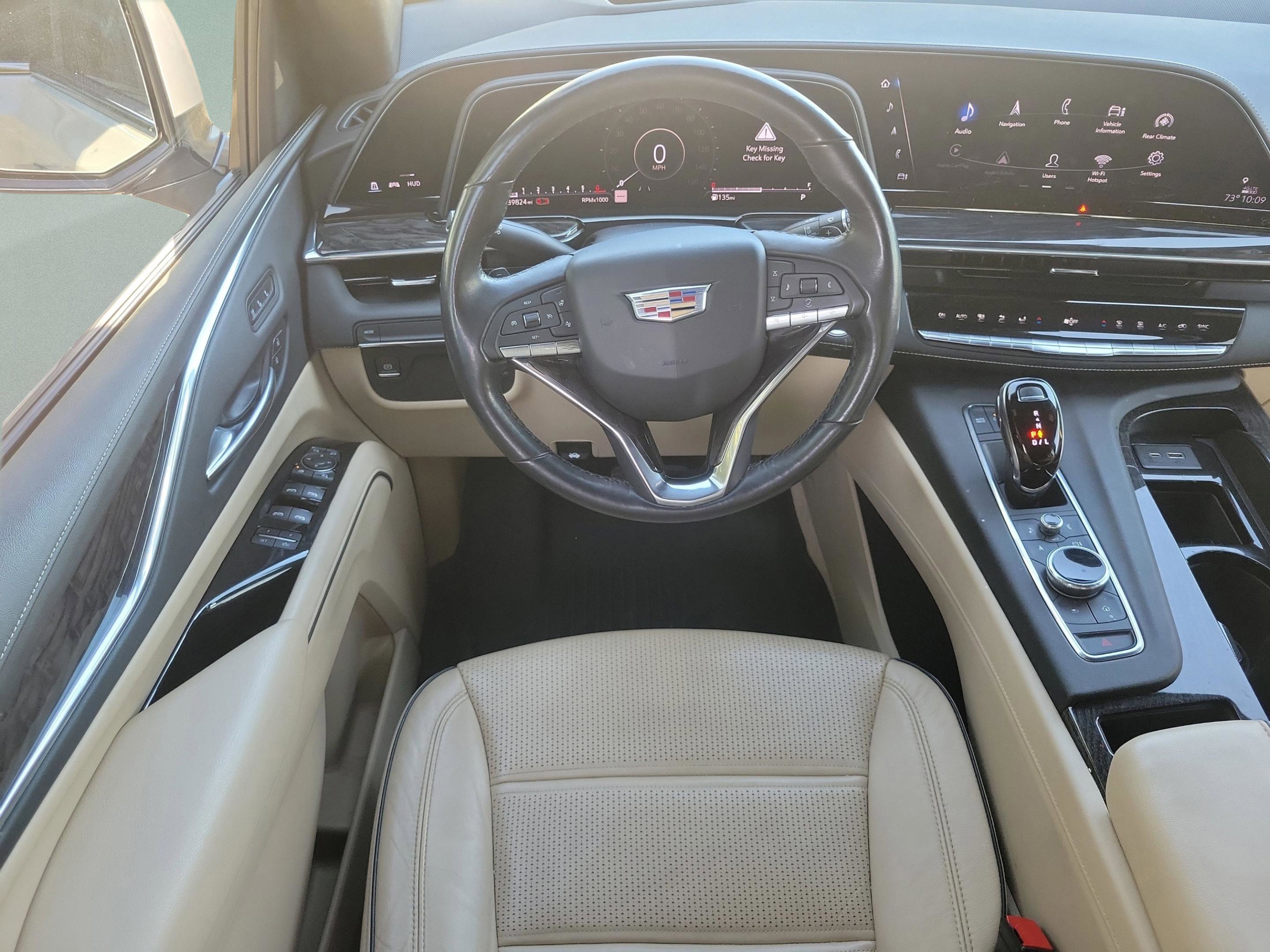 Used 2021 Cadillac Escalade Premium Luxury image 17