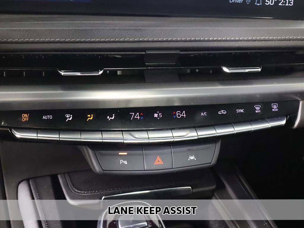 Used 2024 Cadillac XT4 Premium Luxury image 3