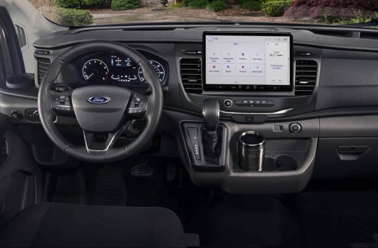 Used 2023 Ford Transit 350 XLT RWD image 5