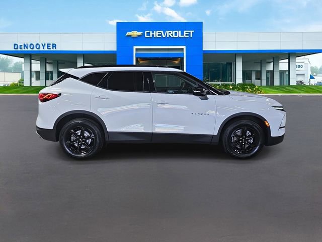 Used 2023 Chevrolet Blazer LT w/ Midnight/Sport Edition image 7