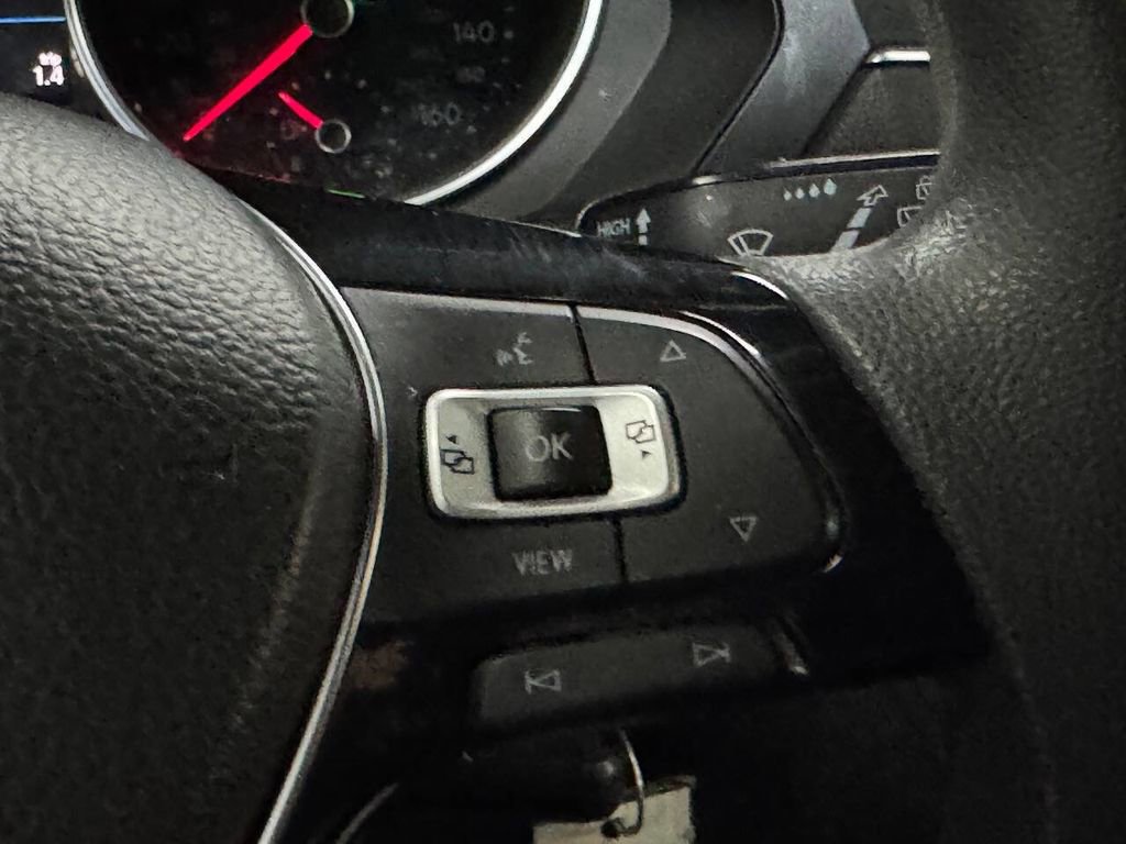 Used 2019 Volkswagen Tiguan S image 28