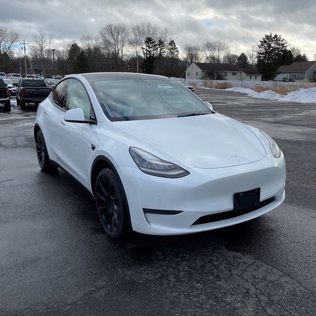 Used 2021 Tesla Model Y Long Range image 9