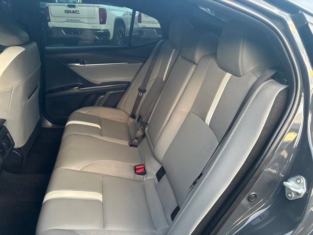 Used 2025 Toyota Camry SE w/ Convenience Package FWD image 18
