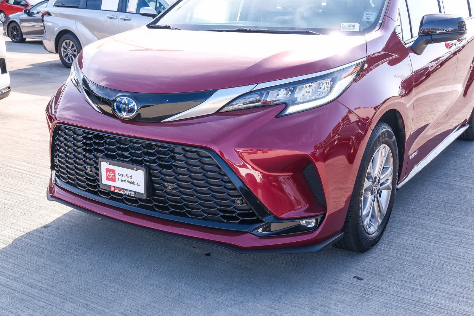 Certified 2021 Toyota Sienna XSE AWD/4WD image 11