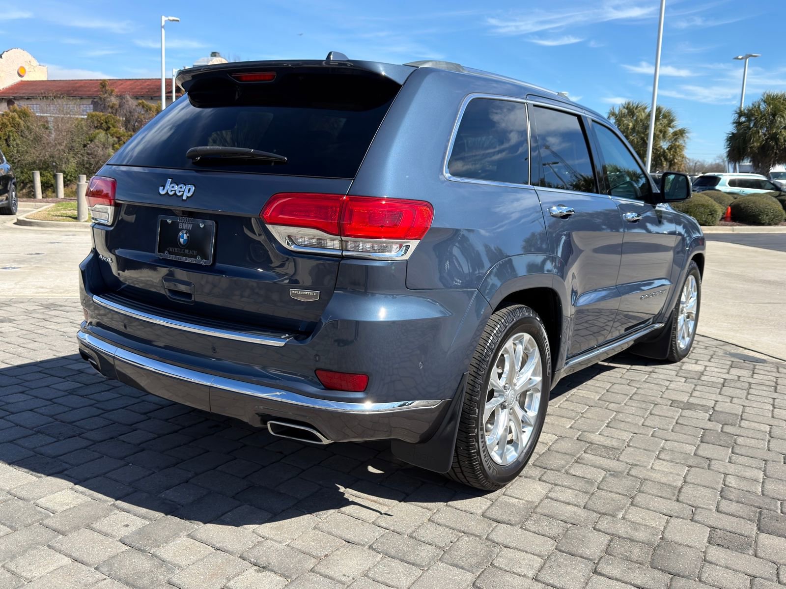 Used 2020 Jeep Grand Cherokee Summit image 9