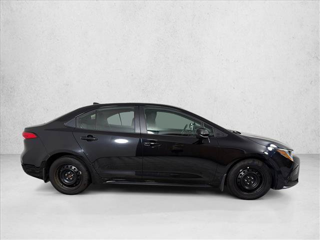 Used 2025 Toyota Corolla LE FWD image 2