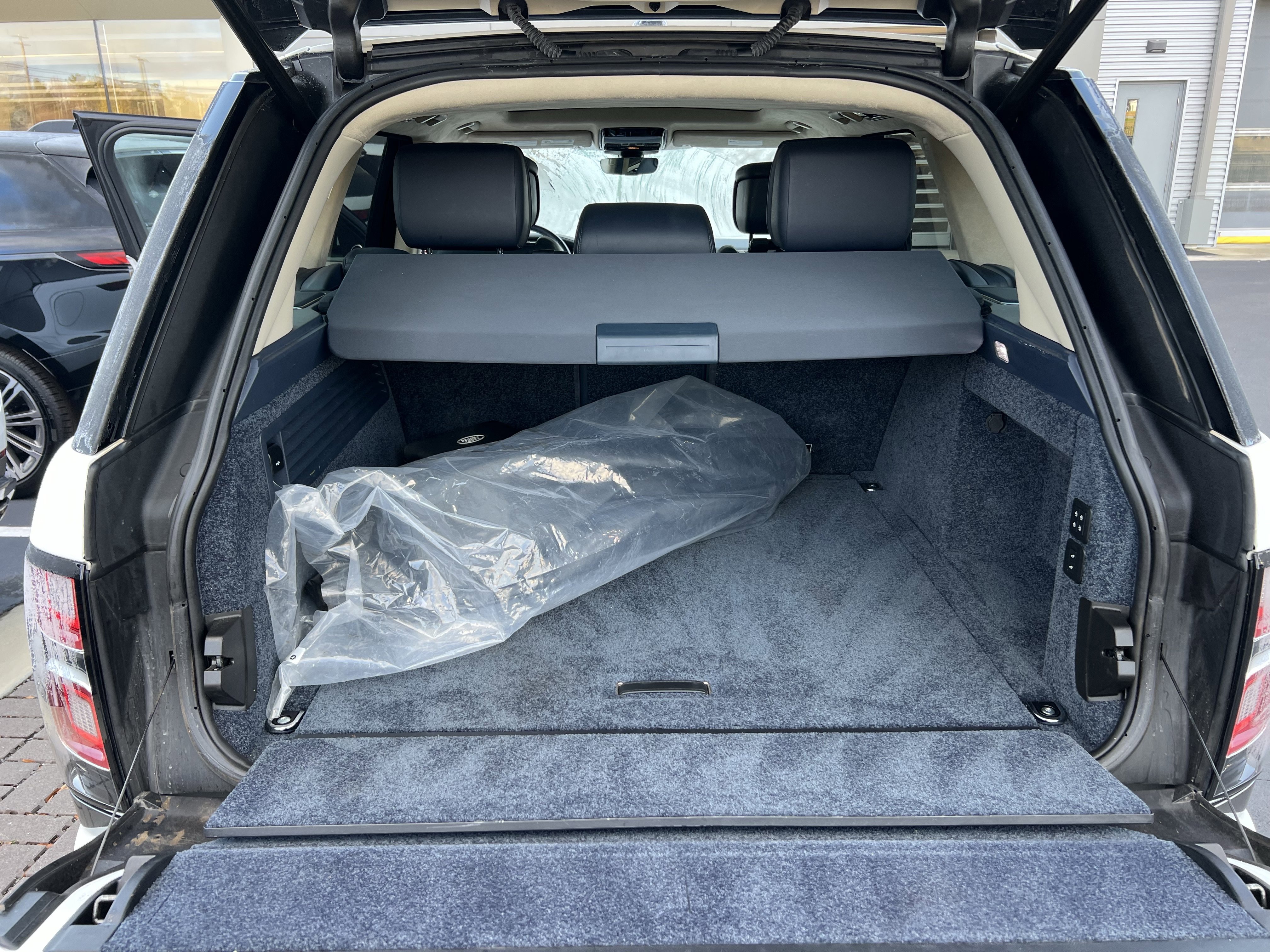 Certified 2022 Land Rover Range Rover P525 Westminster Edition image 34