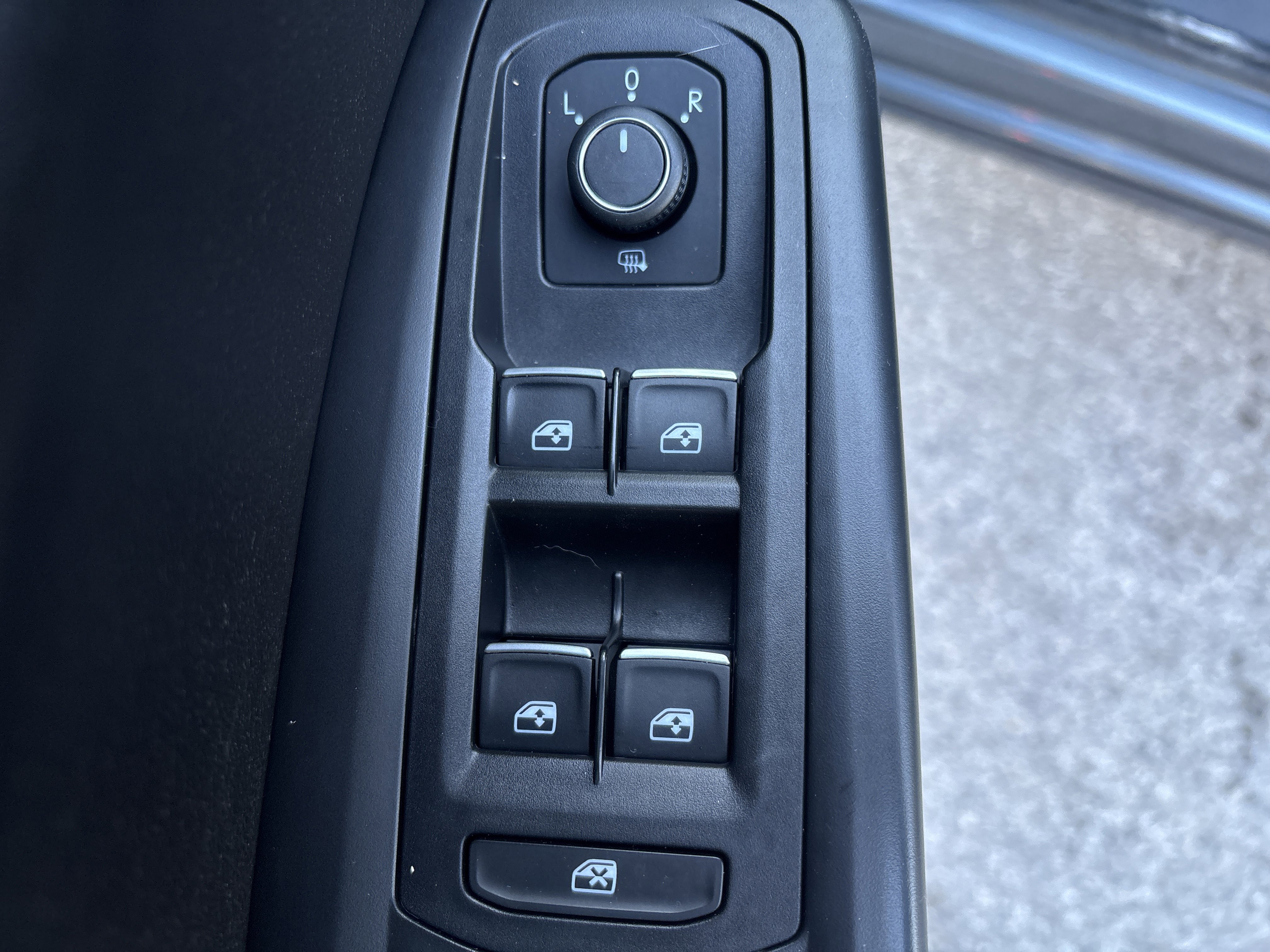 Used 2018 Volkswagen Atlas SE image 20