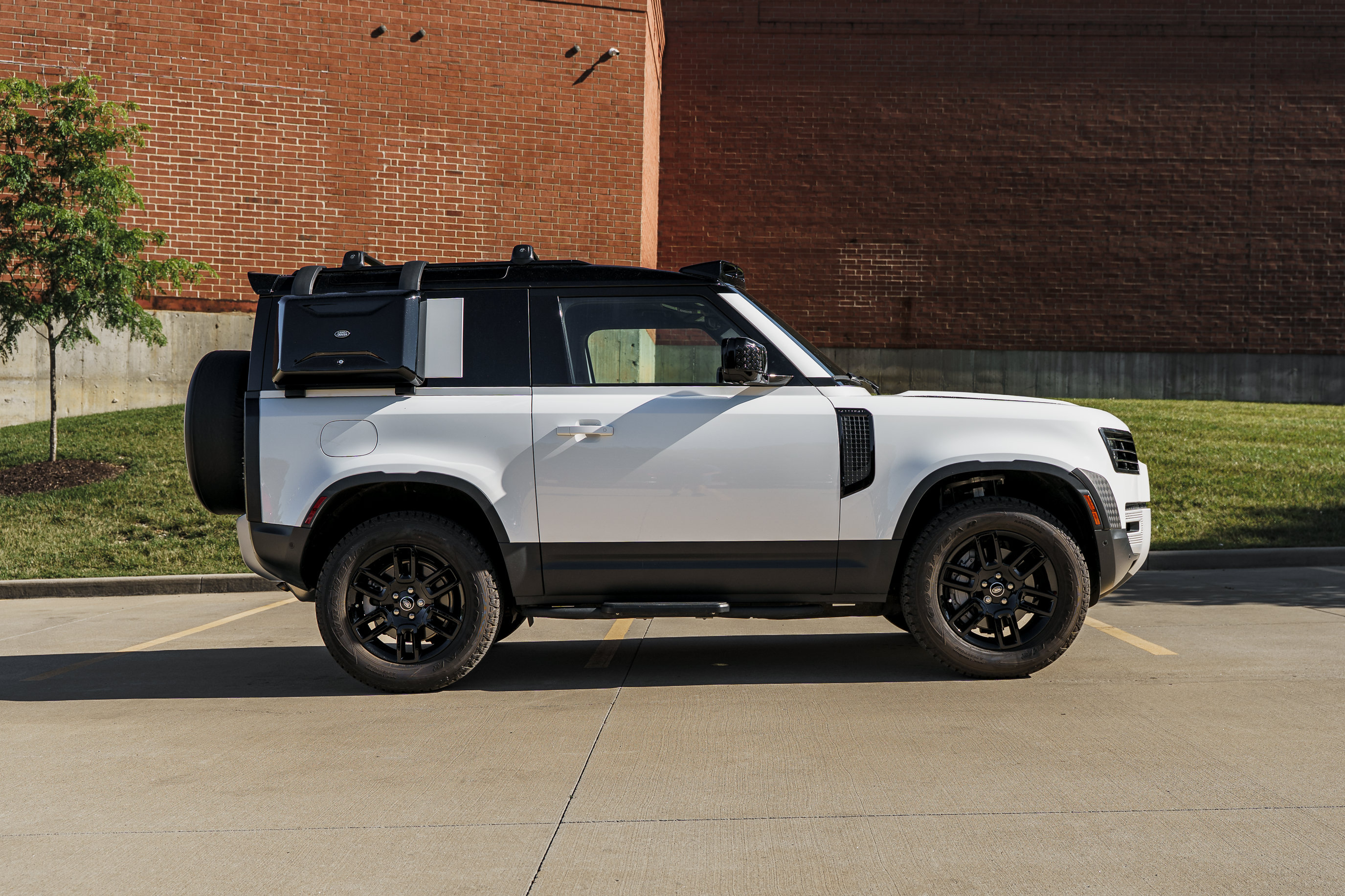 Used 2025 Land Rover Defender 90 S AWD/4WD image 3