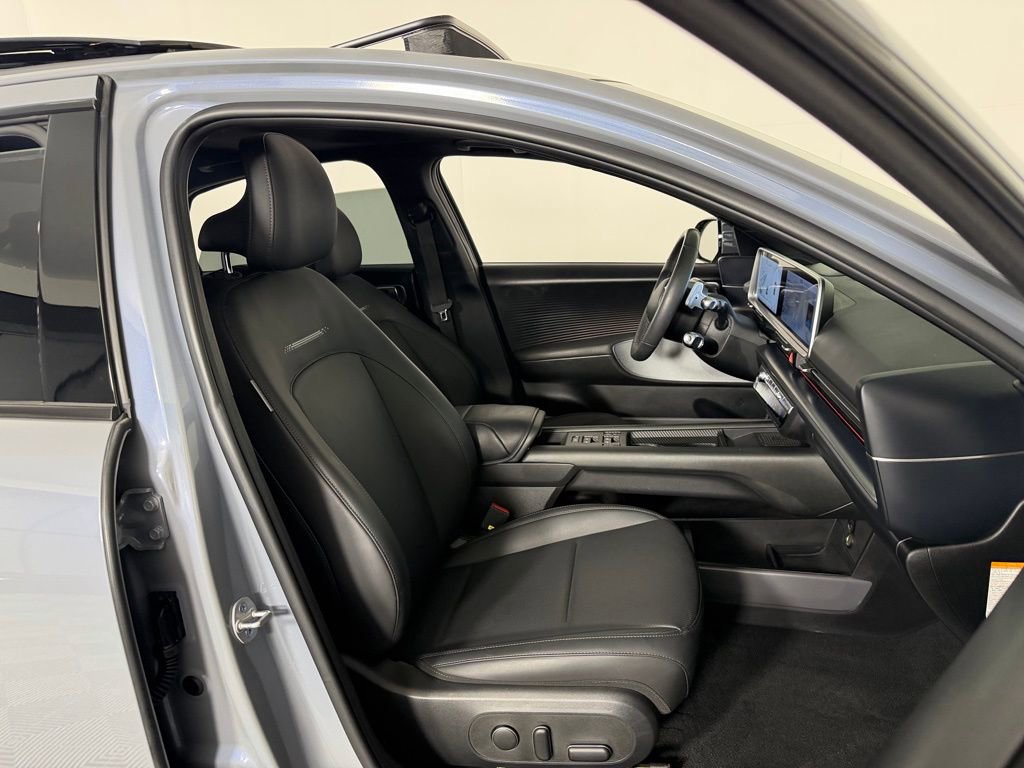 Used 2024 Hyundai Ioniq 6 Limited image 32