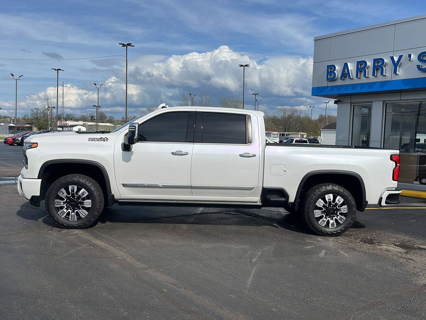 Used 2024 Chevrolet Silverado 2500 High Country w/ High Country Premium Package image 3