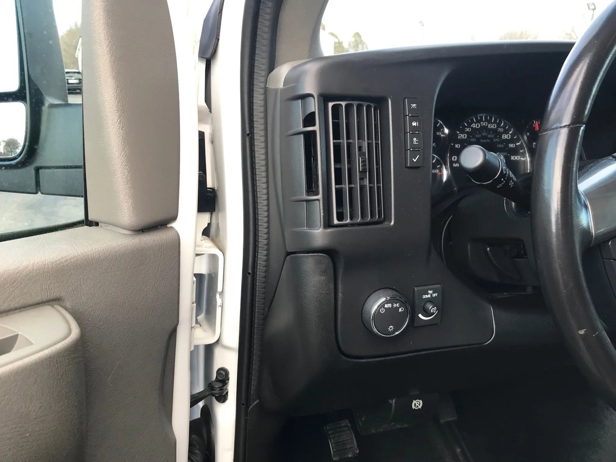 Used 2016 Chevrolet Express 3500 LT w/ LT Preferred Equipment Group image 12
