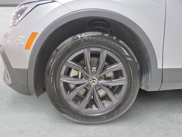 Used 2024 Volkswagen Tiguan SE FWD image 23