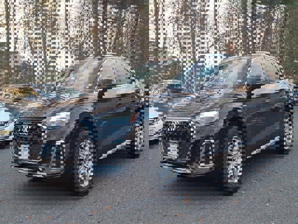 Used 2023 Audi Q5 2.0T Premium w/ Convenience Package image 3