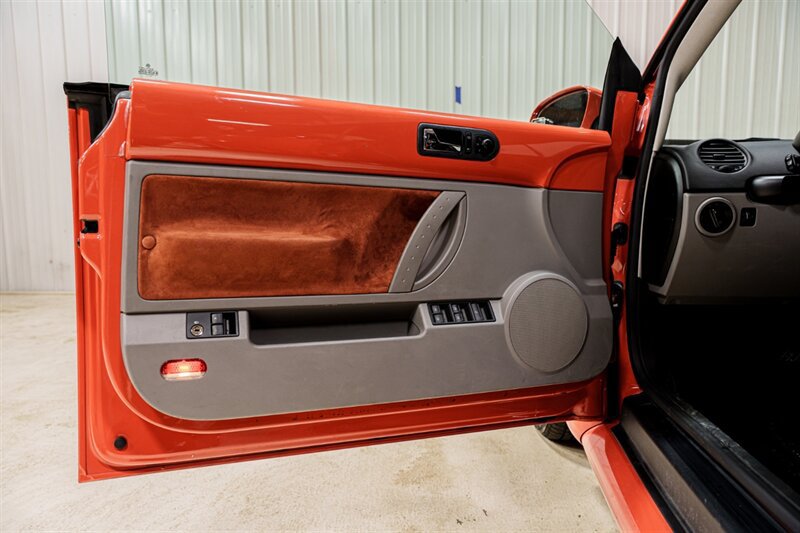 Used 2004 Volkswagen Beetle GLS FWD image 8