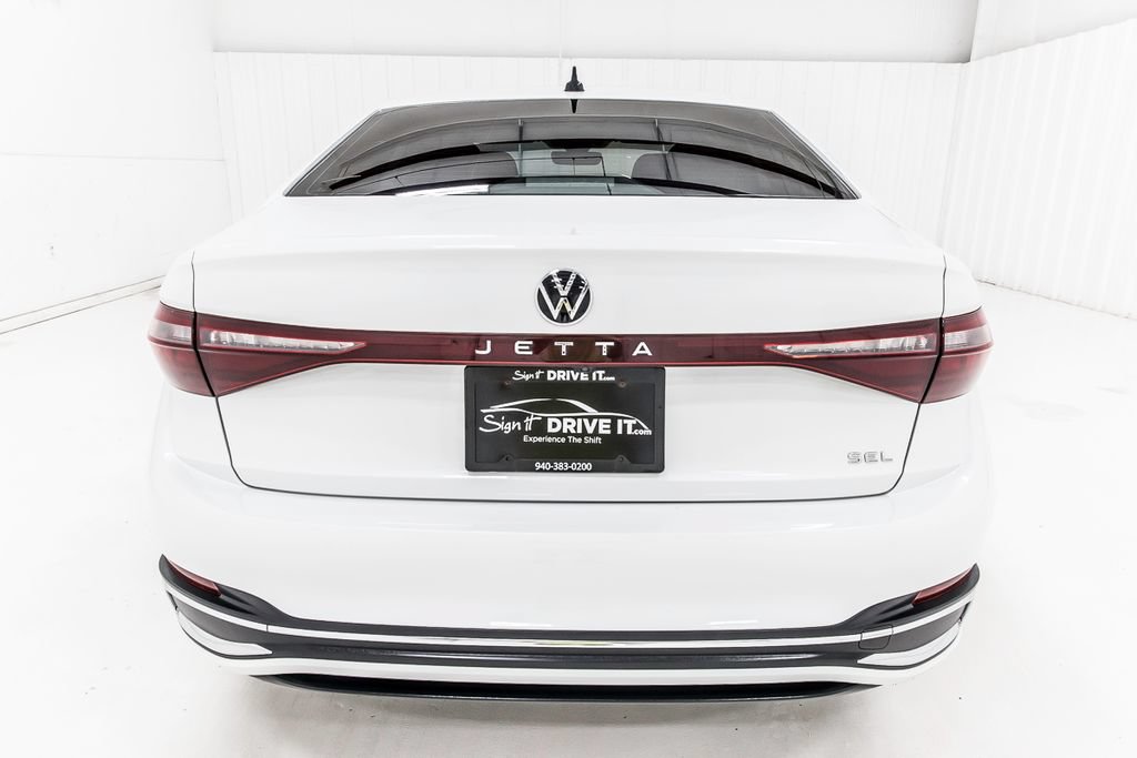 Used 2025 Volkswagen Jetta SEL FWD image 7