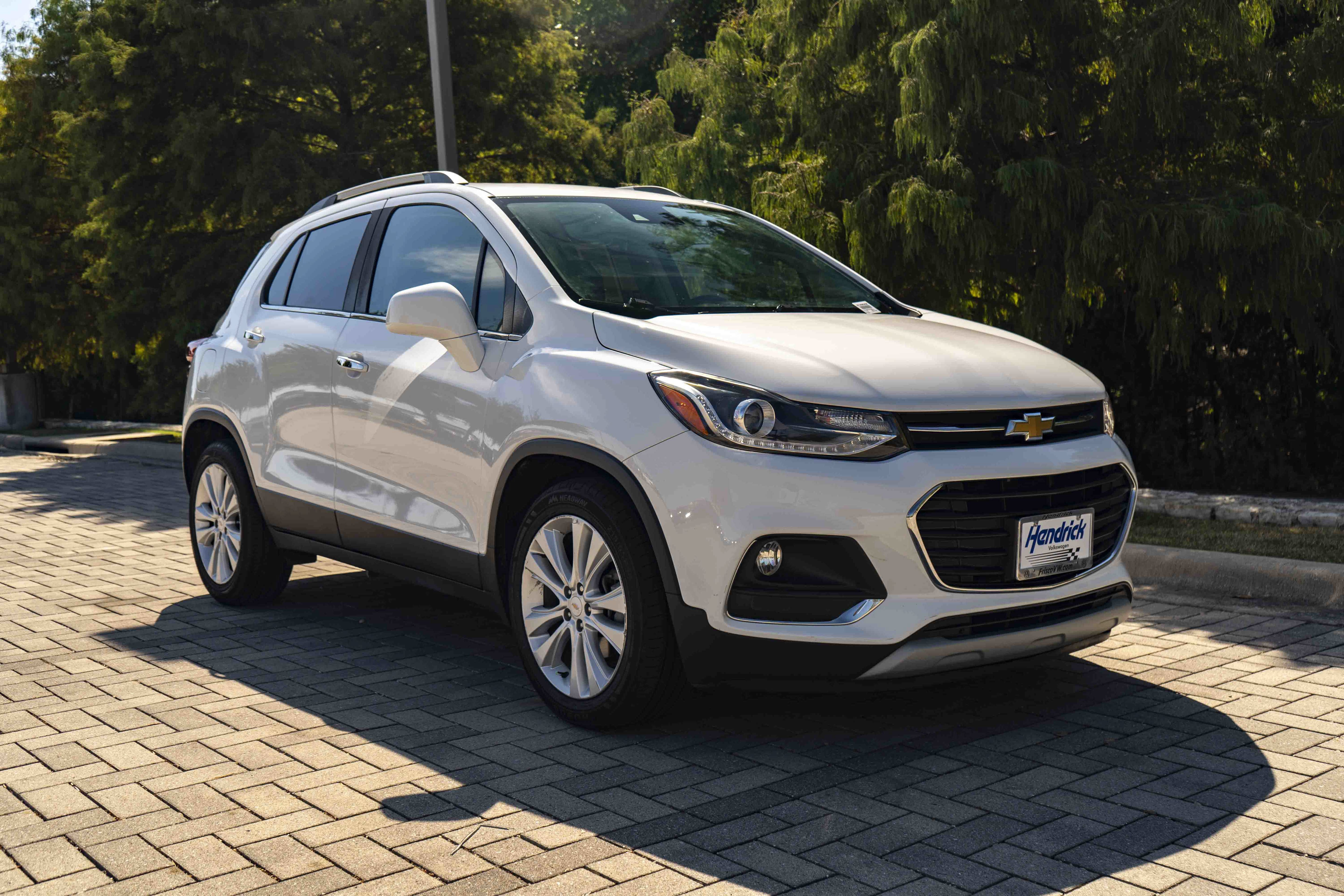 Used 2020 Chevrolet Trax Premier FWD image 2