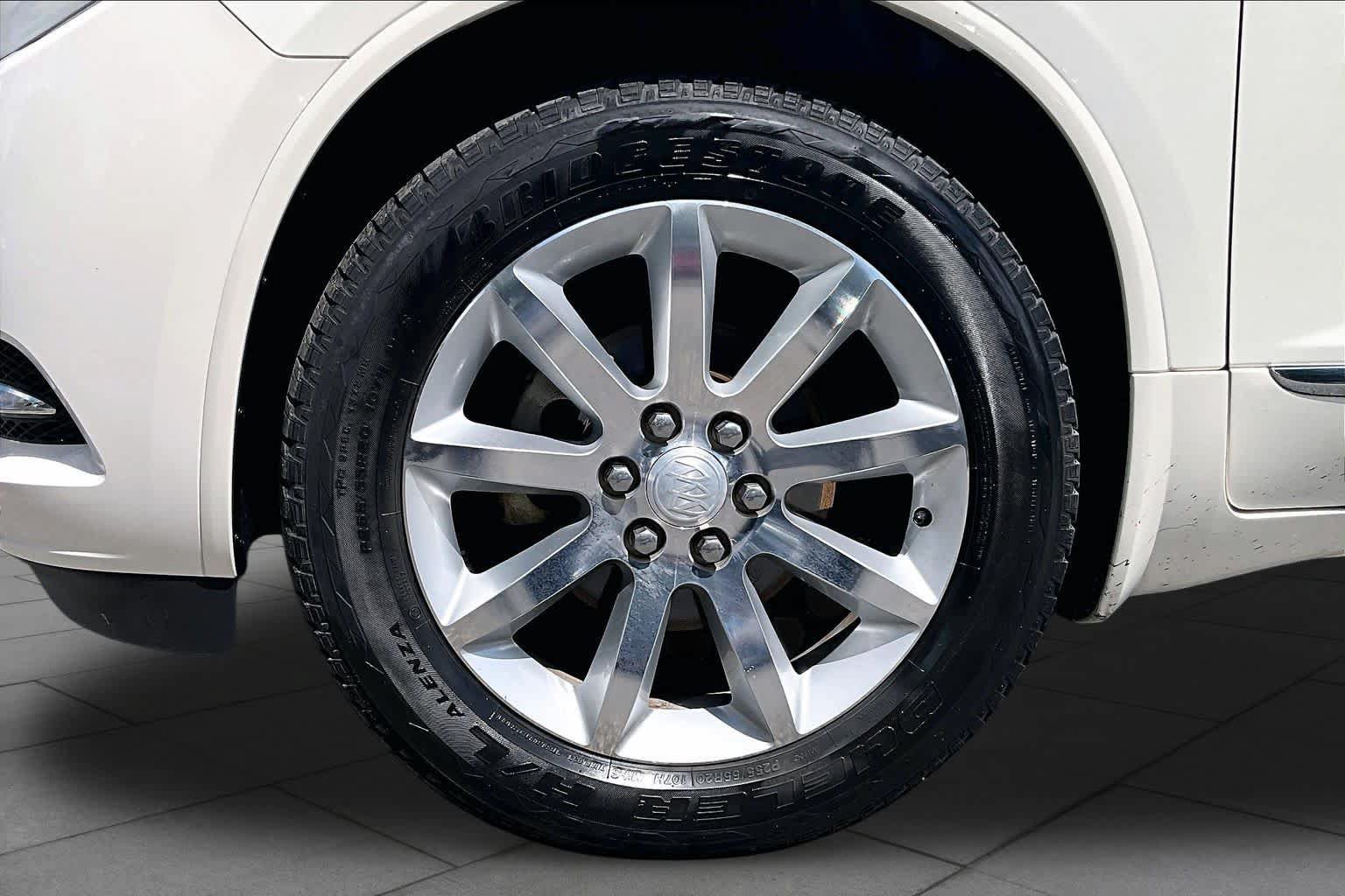 Used 2014 Buick Enclave Premium w/ Trailering Provision Package FWD image 11