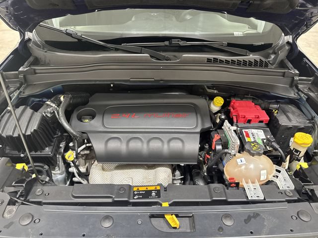 Used 2018 Jeep Renegade Latitude FWD image 29