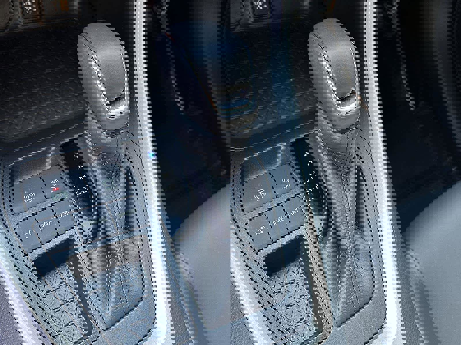 Used 2025 Toyota RAV4 XLE Premium image 18