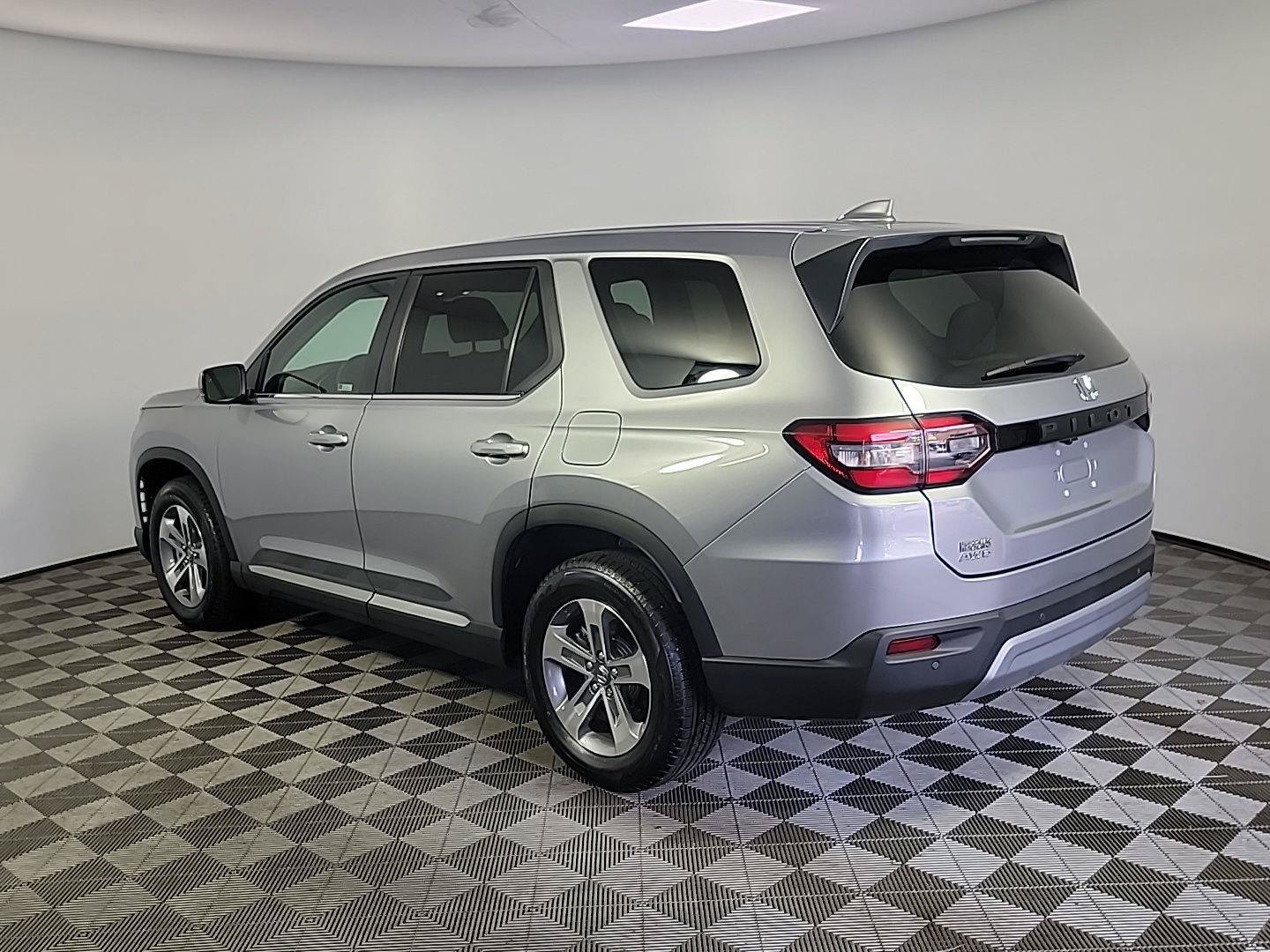 Certified 2025 Honda Pilot EX-L image 10