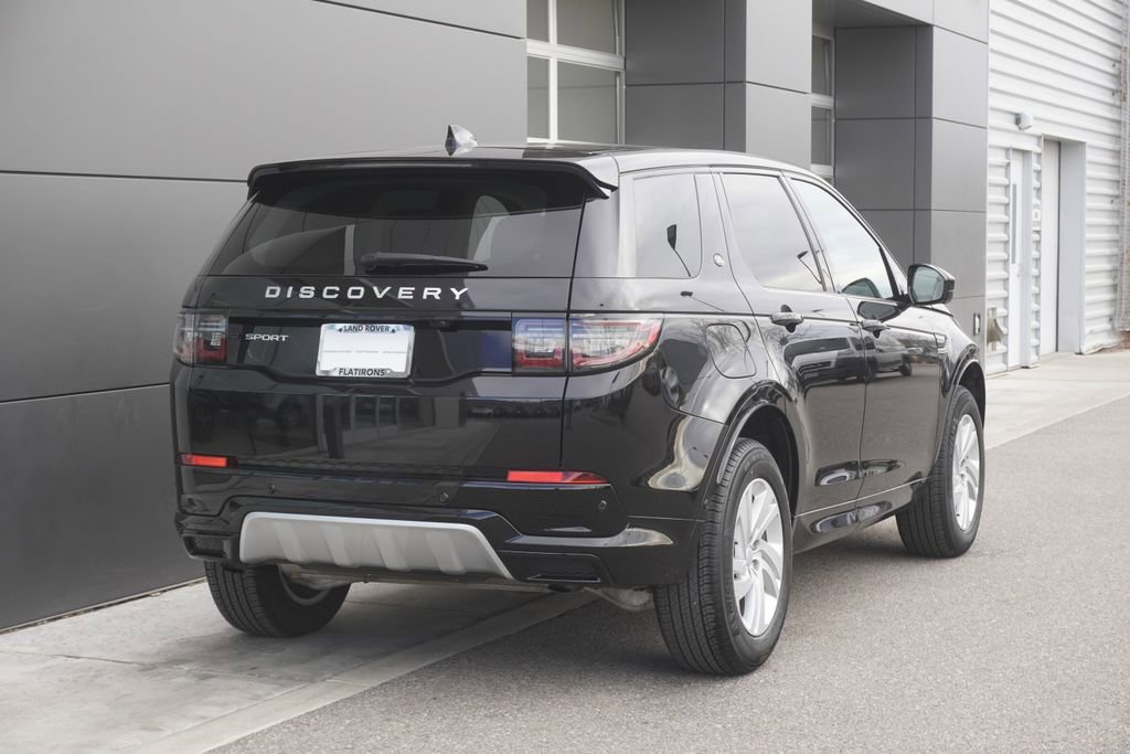 Used 2025 Land Rover Discovery Sport S image 2