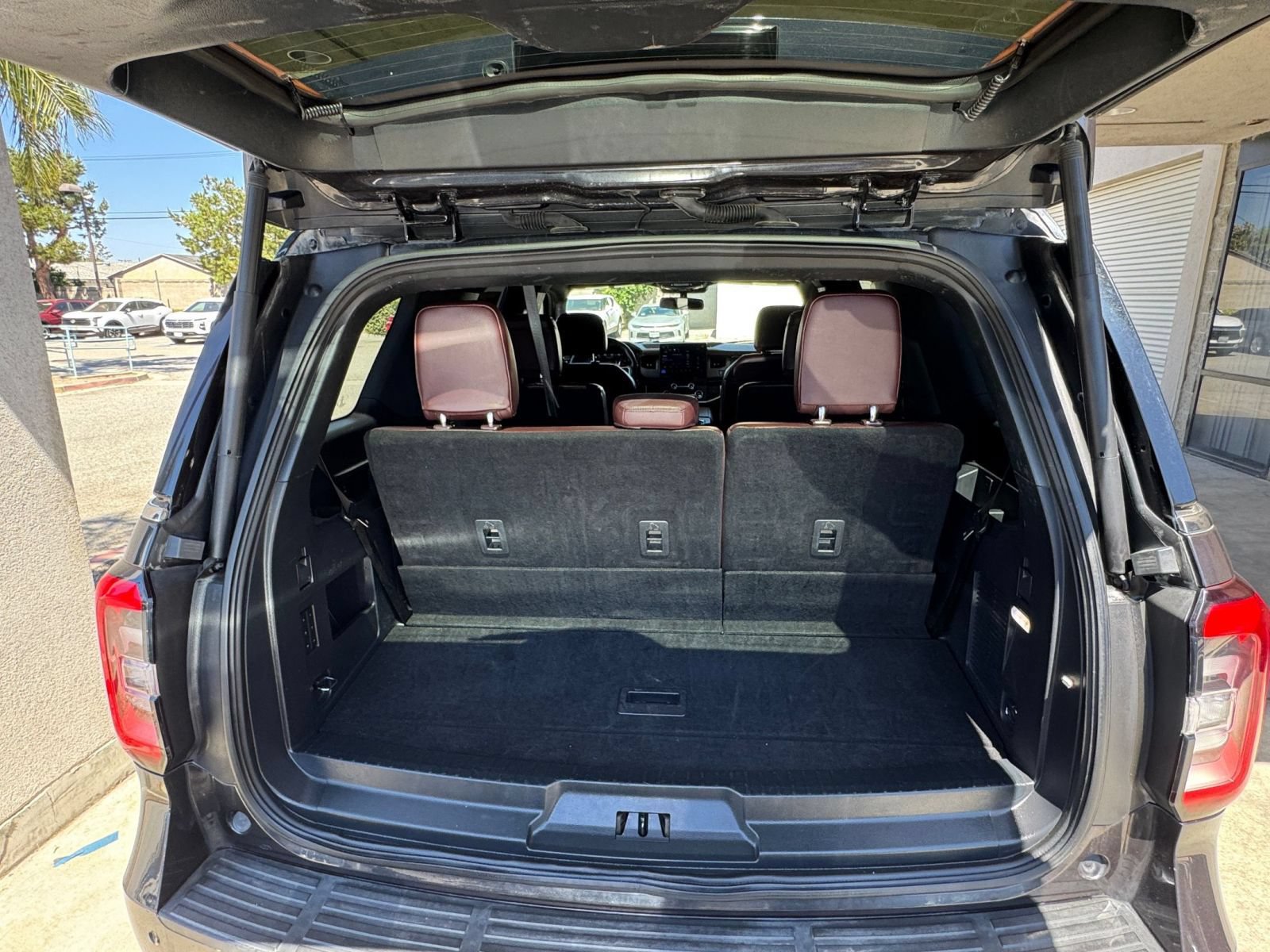 Used 2024 Ford Expedition Limited AWD/4WD image 35