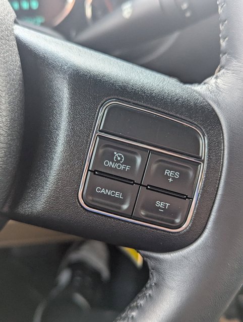 Used 2016 Jeep Wrangler Unlimited Sahara w/ Connectivity Group image 15