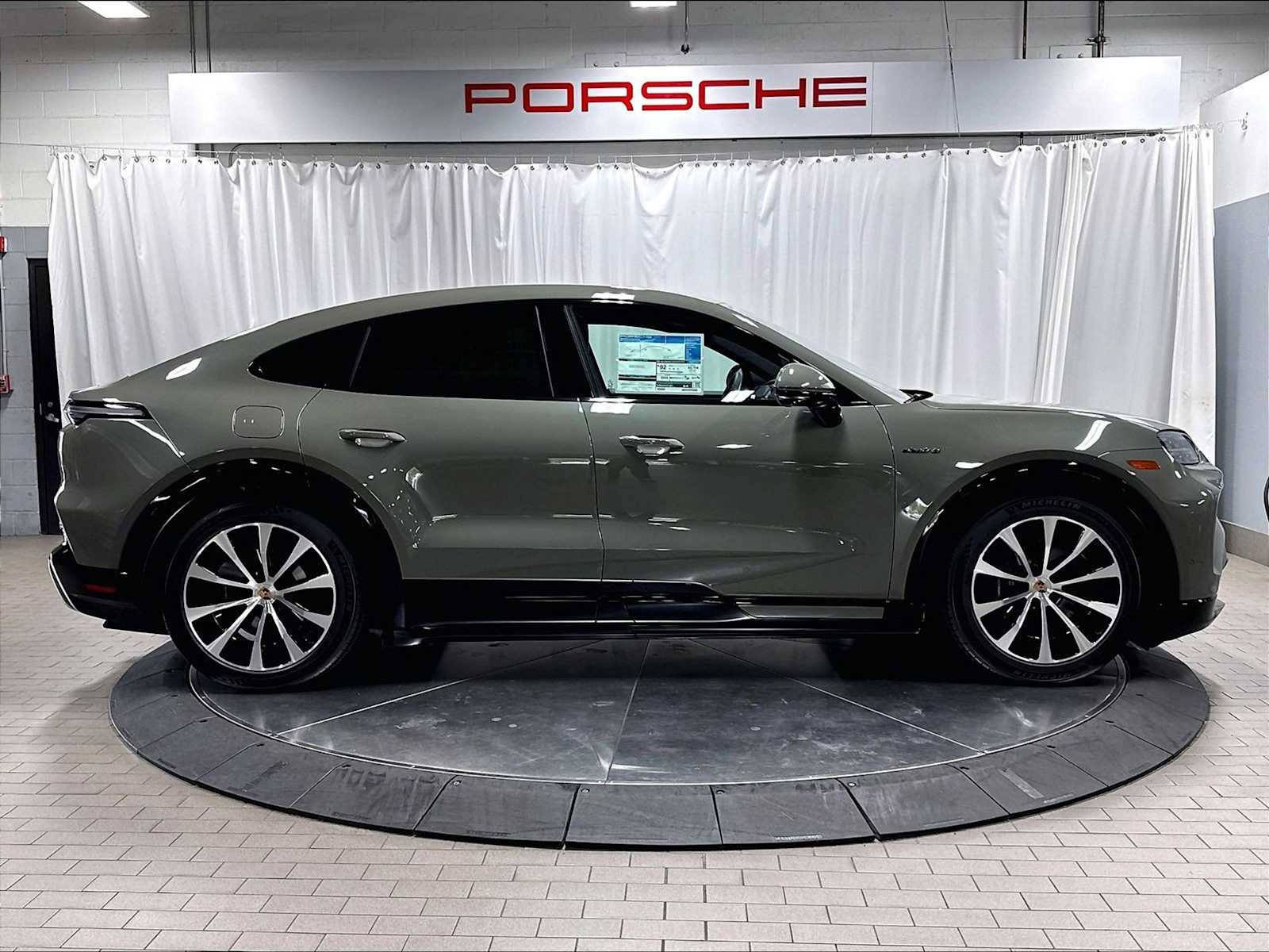 New 2026 Porsche Cayenne S AWD/4WD image 8