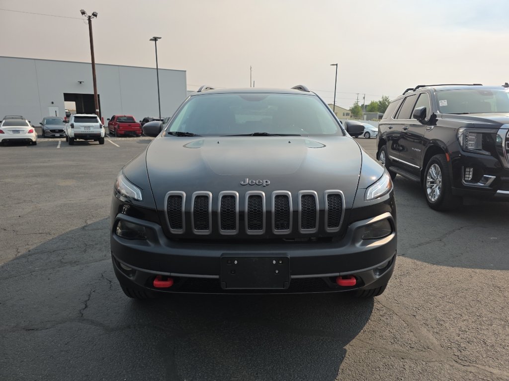 Used 2018 Jeep Cherokee Trailhawk w/ Comfort & Convenience Group AWD/4WD image 2