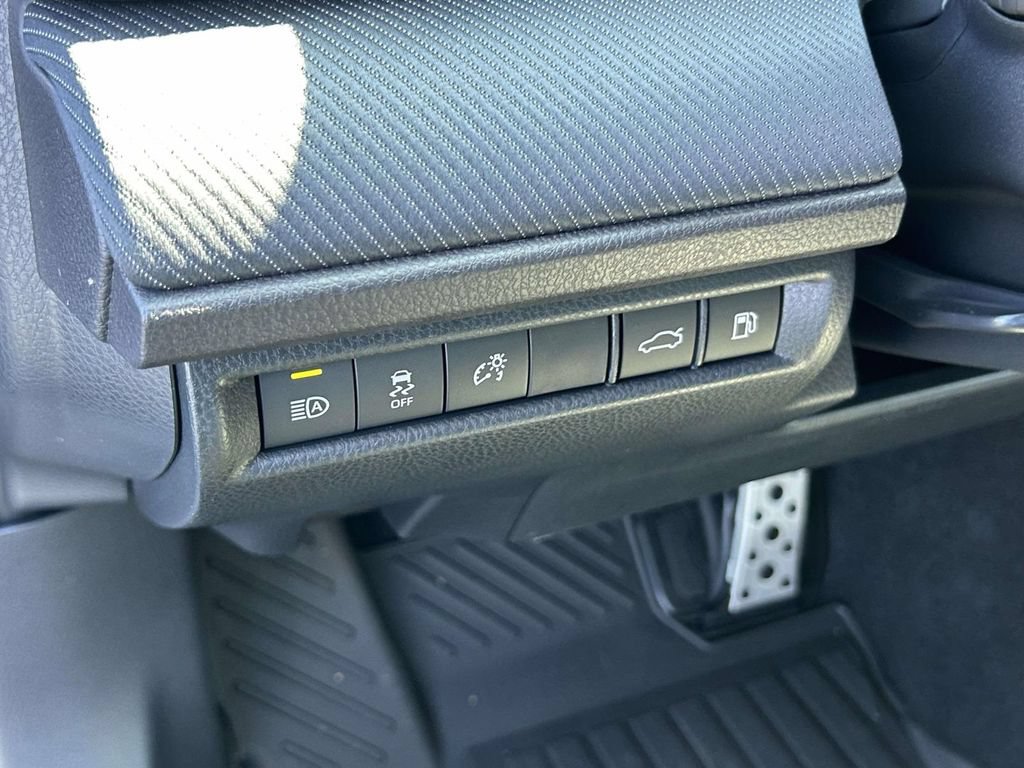 New 2026 Toyota Camry Hybrid FWD image 17
