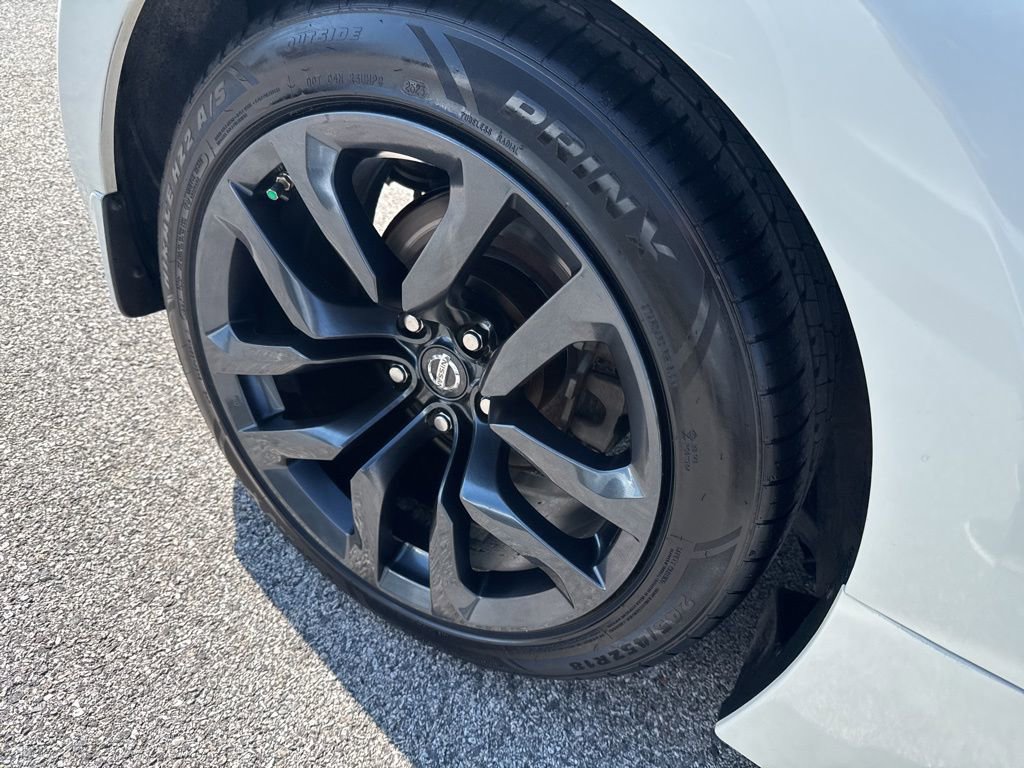 Used 2016 Nissan 370Z Touring image 9