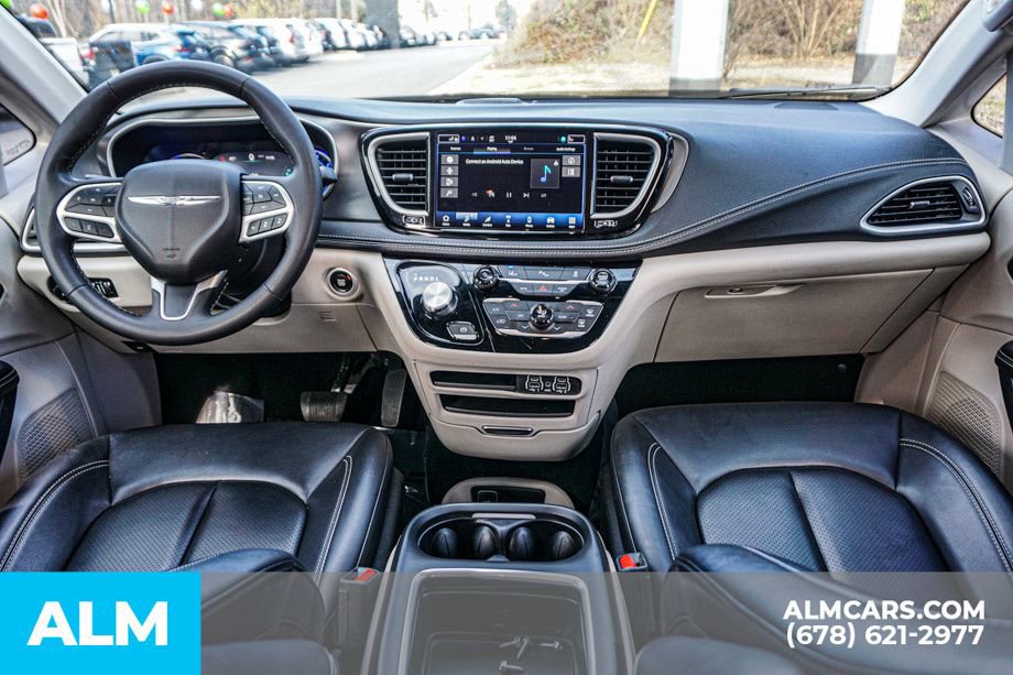Used 2024 Chrysler Pacifica Select image 29