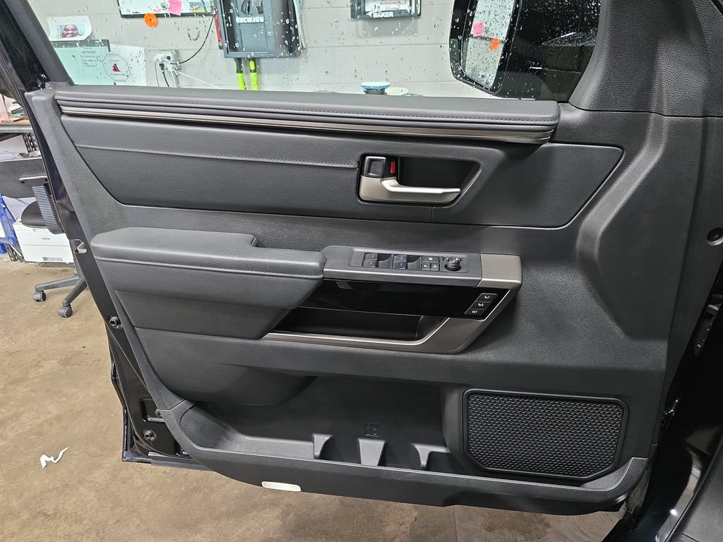 Used 2024 Toyota Tundra Limited AWD/4WD image 29