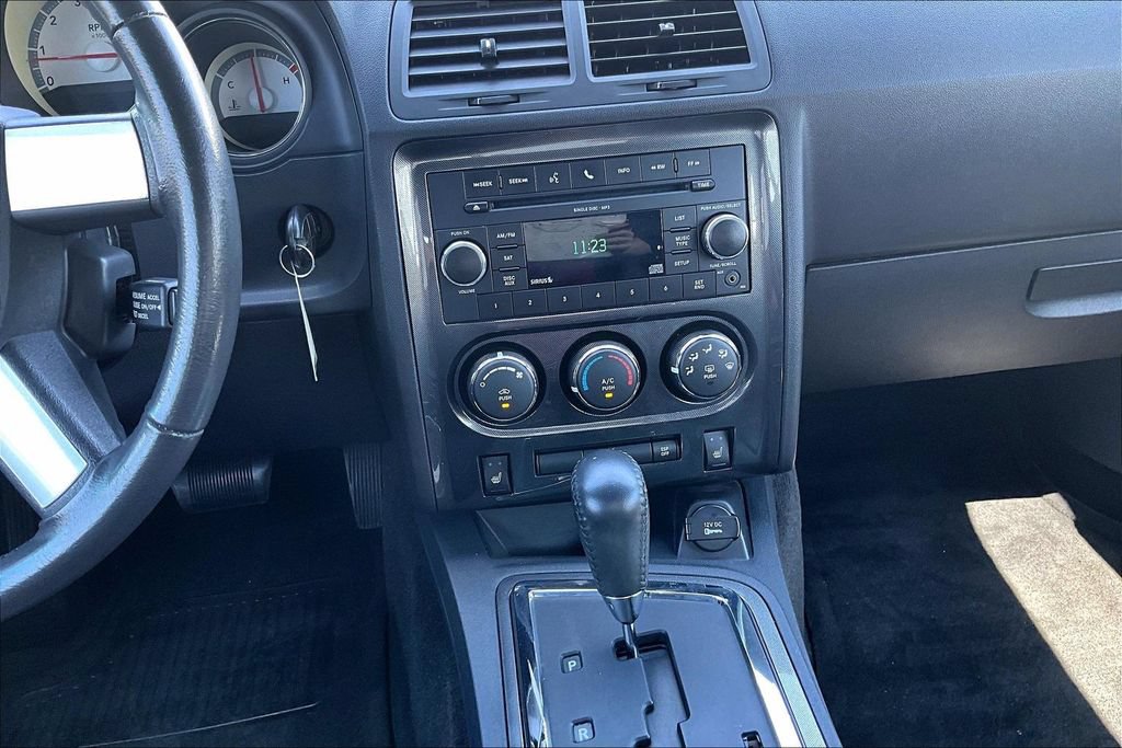 Used 2010 Dodge Challenger R/T RWD image 6