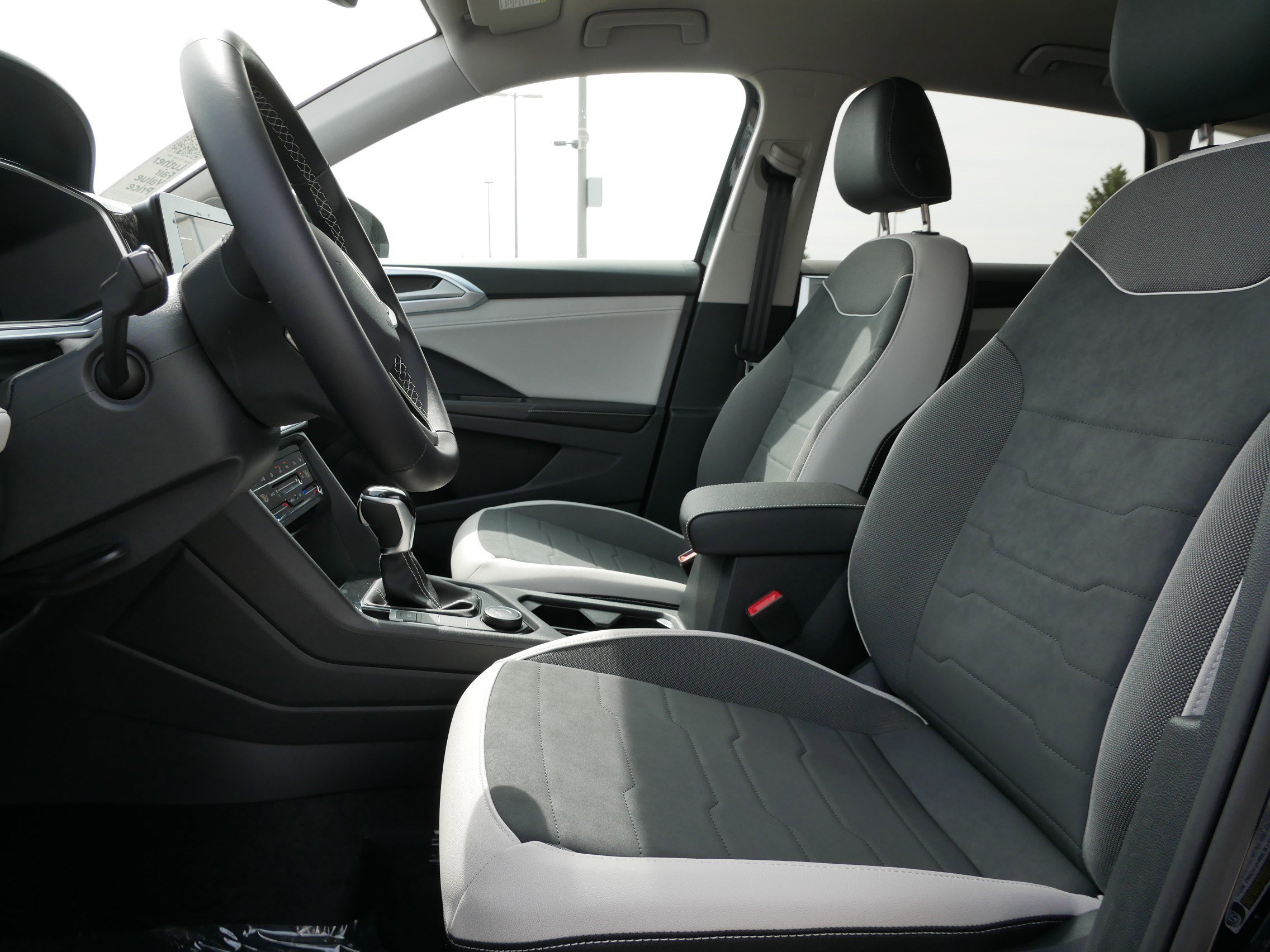 New 2026 Volkswagen Taos SE AWD/4WD image 4