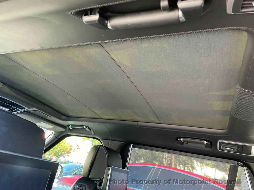 Used 2017 Land Rover Range Rover Long Wheelbase Autobiography image 12