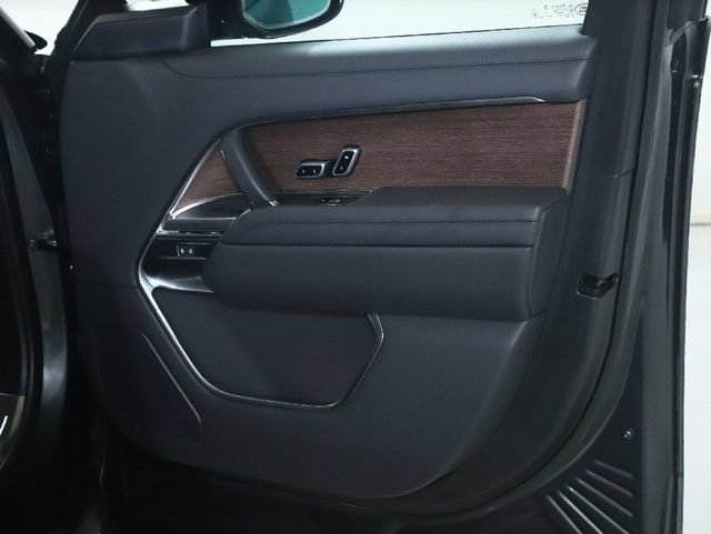 Used 2025 Land Rover Range Rover SE AWD/4WD image 34