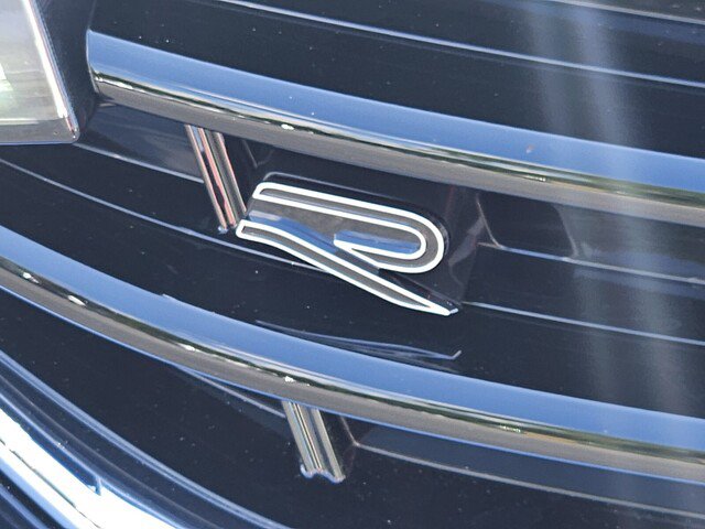 Certified 2023 Volkswagen Tiguan SE R-Line FWD image 27
