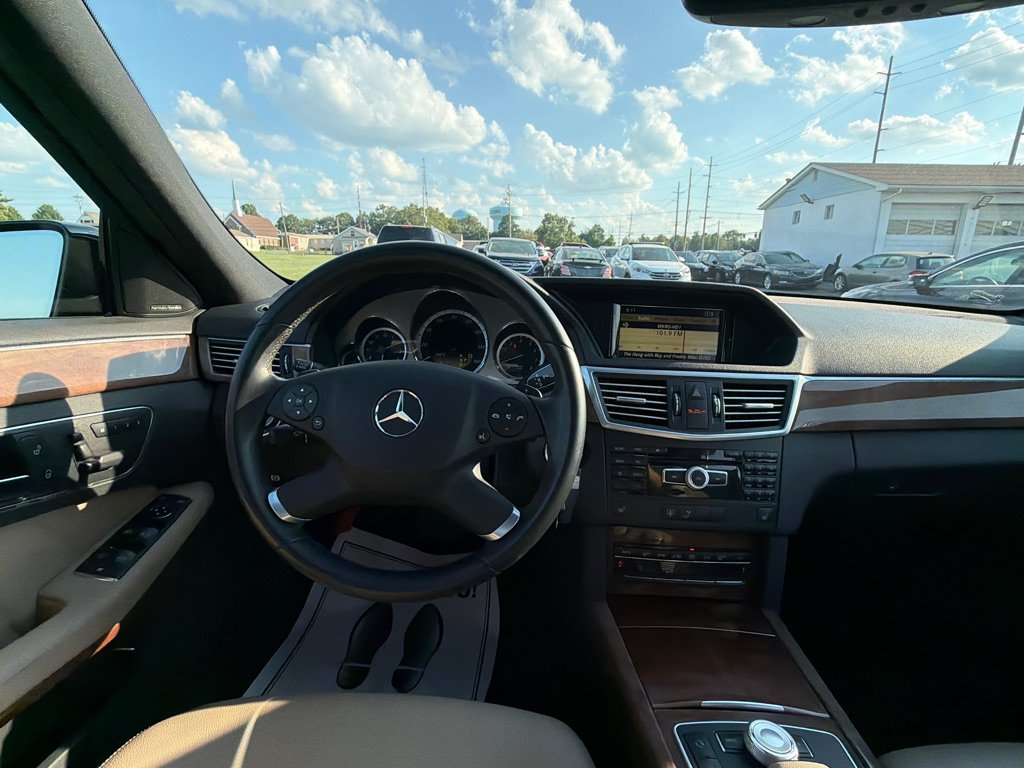 Used 2012 Mercedes-Benz E 350 4MATIC Sedan image 17