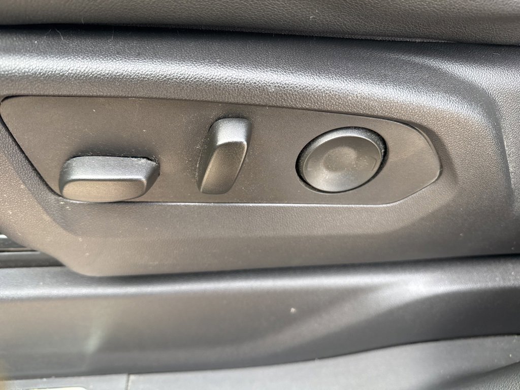 Used 2022 Chevrolet Silverado 1500 ZR2 w/ Technology Package image 17